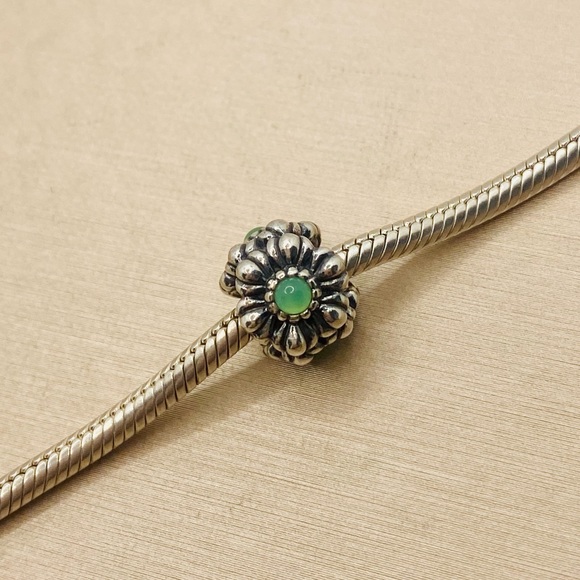 EUC Pandora 790580CH Sterling Silver May Birthday Blooms Bead w/ Chrysoprase - Picture 3 of 11